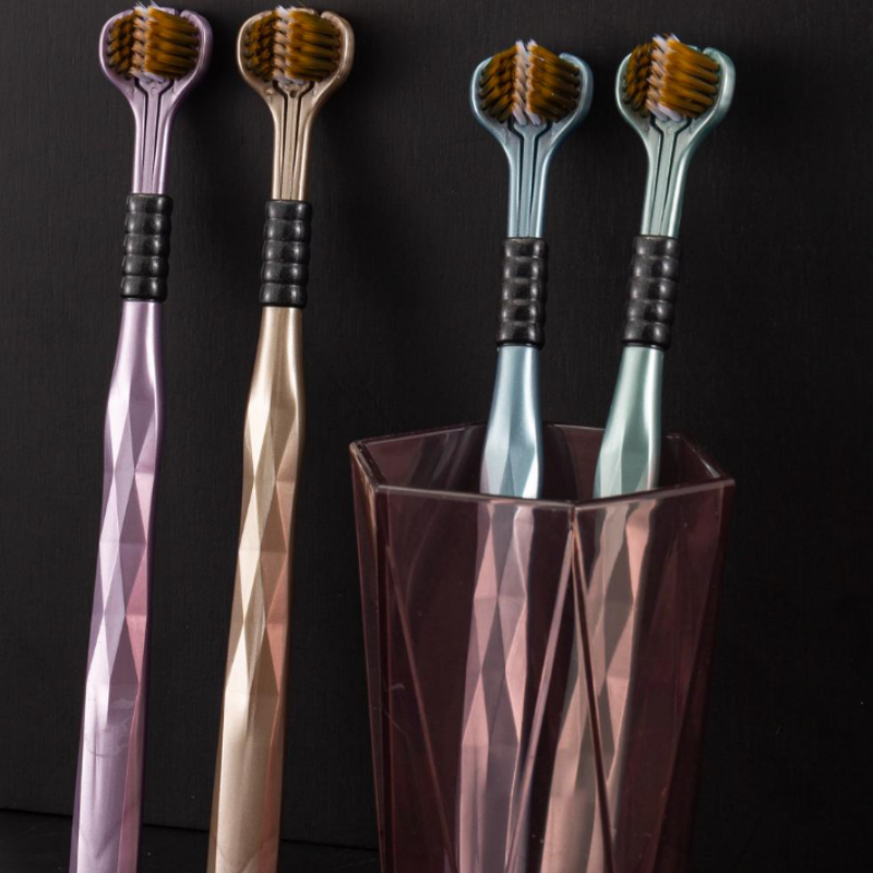 TriBrush™ – Driekoppige tandenborstel voor 360° reiniging